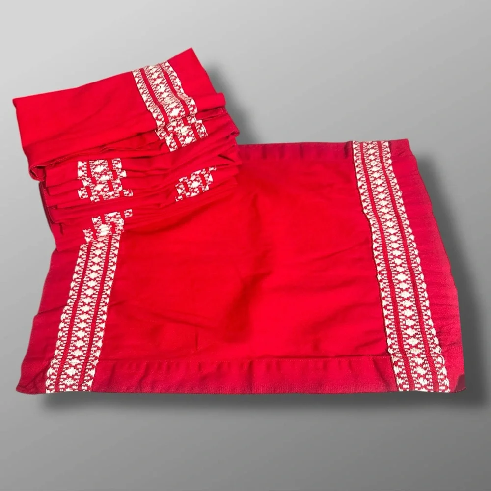 Set of 8 Red Embroidered Placemats 18x14 Holiday Christmas Table Decor Festive - Picture 1 of 7